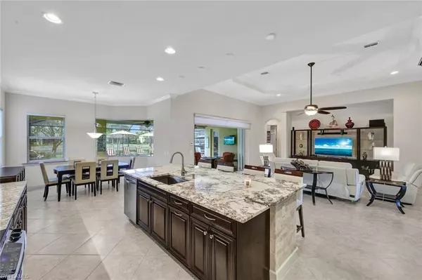 Naples, FL 34120,9111 Graphite CIR