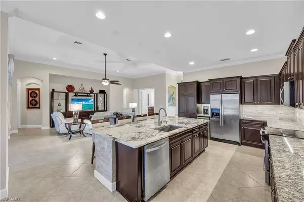 Naples, FL 34120,9111 Graphite CIR