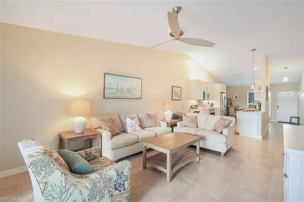 Naples, FL 34108,851 Gulf Pavilion DR #202