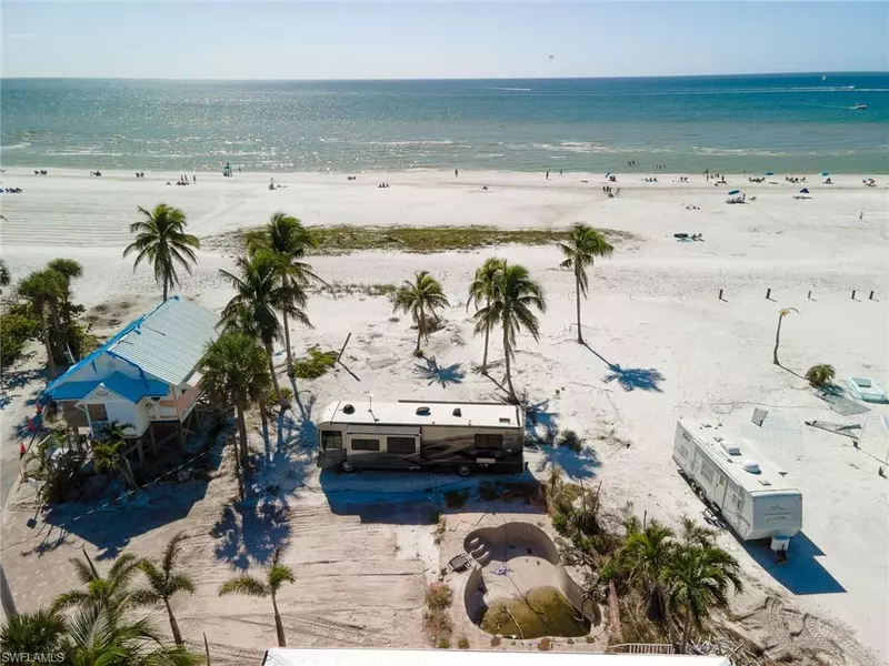 42 Avenue E, Fort Myers Beach, FL 33931