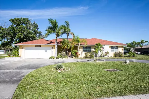 1525 Pinecrest RD, Fort Myers, FL 33919