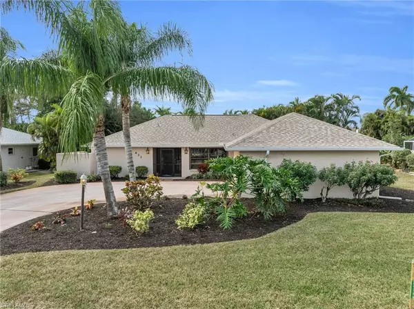 Naples, FL 34110,433 Golfview DR