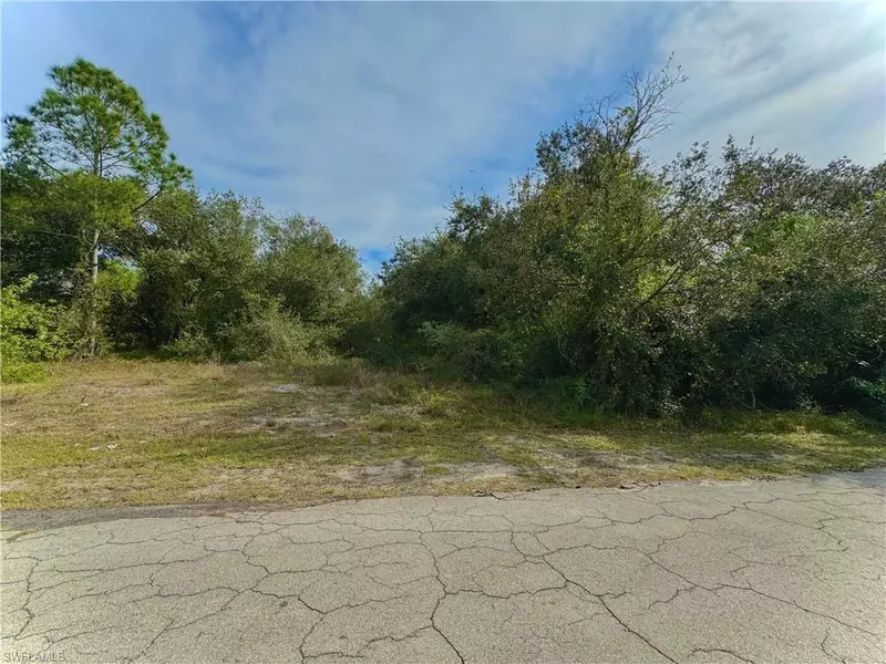 2220 Edward AVE, Alva, FL 33920