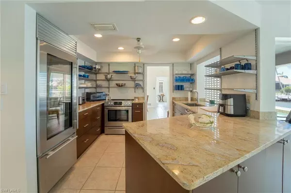 Marco Island, FL 34145,342 Grapewood CT