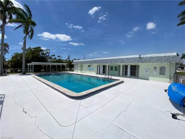 Fort Myers, FL 33908,99 Oak LN