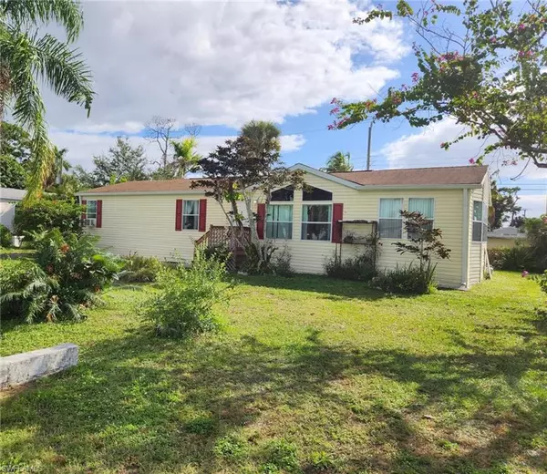 12071 Cactus DR, Fort Myers, FL 33908