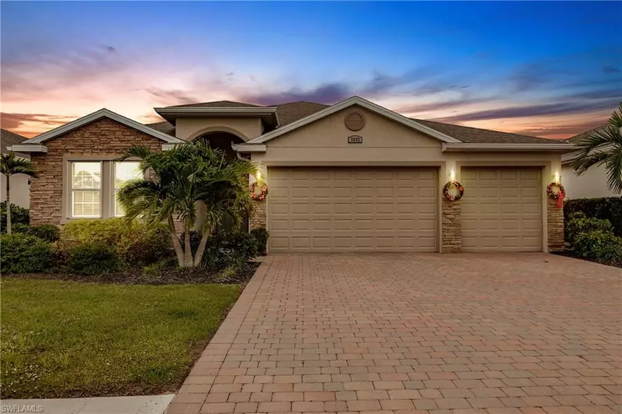 2633 Corona LN, Cape Coral, FL 33909