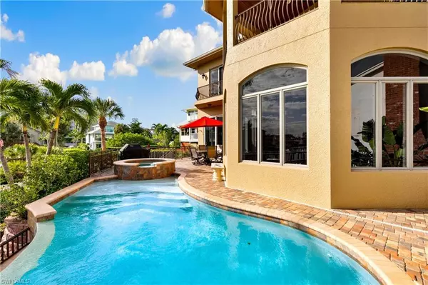 Naples, FL 34113,82 Dolphin CIR