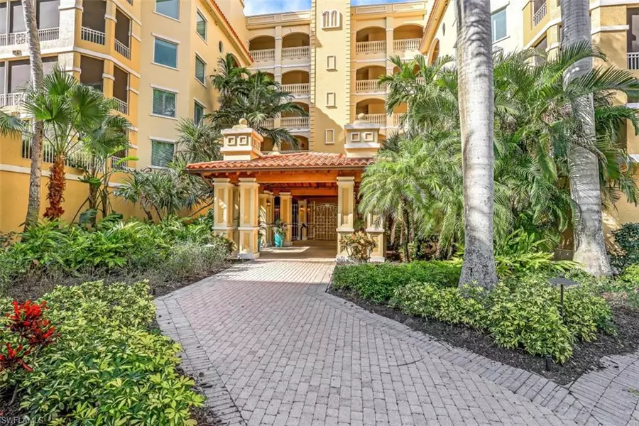 2728 Tiburon BLVD E #302, Naples, FL 34109