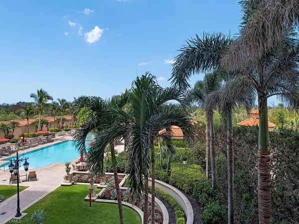 6597 NICHOLAS BLVD #405, Naples, FL 34108