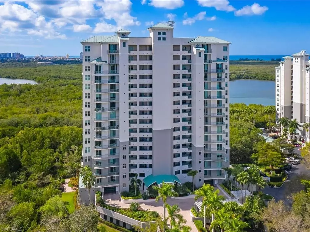 Naples, FL 34110,425 Cove Tower DR #1101