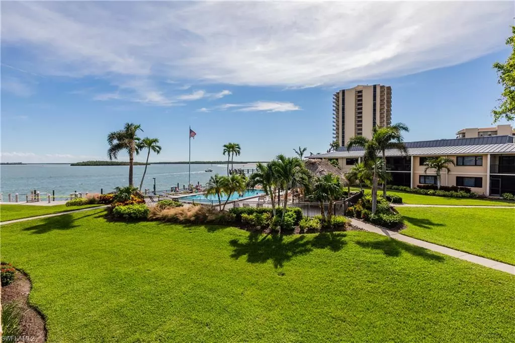 Marco Island, FL 34145,991 Collier CT #A207