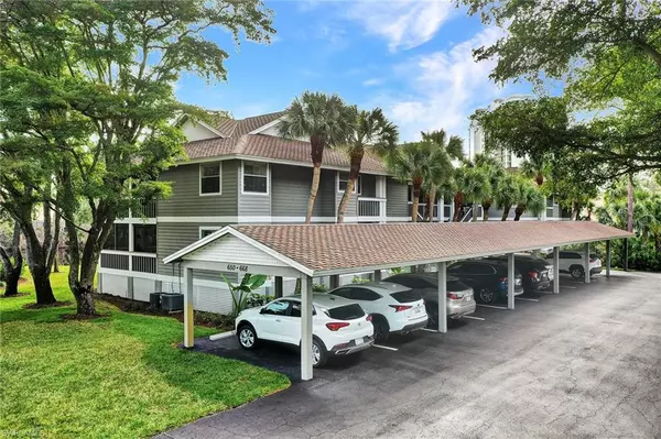 Naples, FL 34110,660 Wiggins Bay DR #B-21