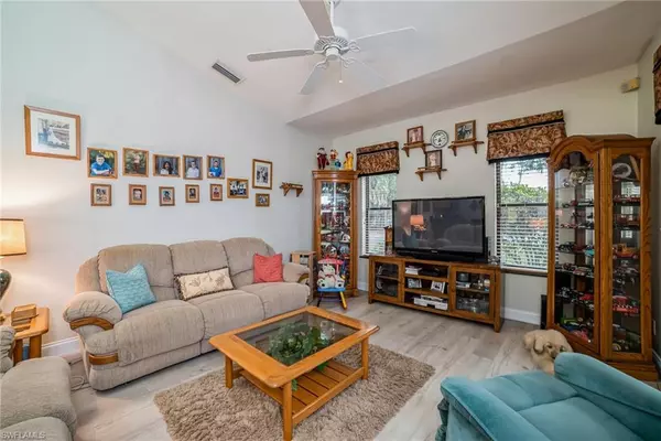 Naples, FL 34119,5980 Hidden Oaks LN