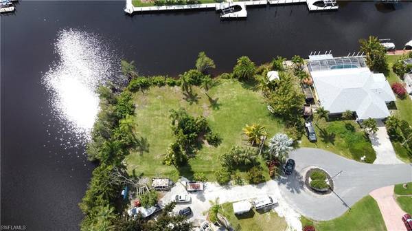 2149 Channel WAY, North Fort Myers, FL 33917