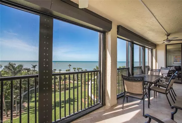 10851 Gulf Shore DR #402, Naples, FL 34108