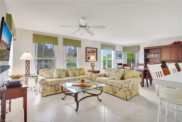 Naples, FL 34110,528 Club Side DR #528