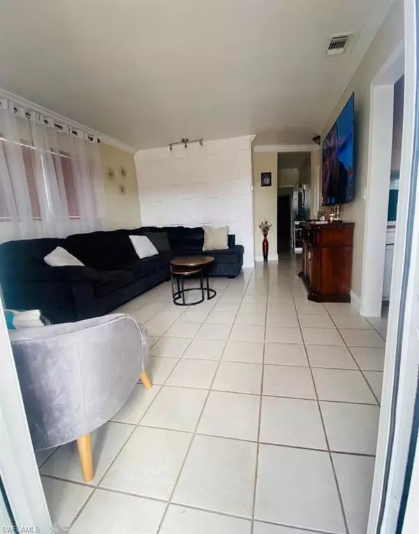 Hialeah, FL 33013,961 E 45 ST