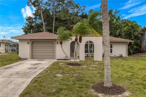 10105 Tropical DR, Bonita Springs, FL 34135