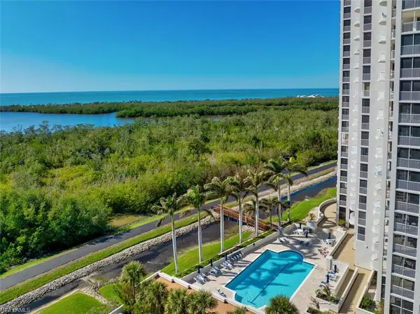 6849 Grenadier BLVD #802, Naples, FL 34108