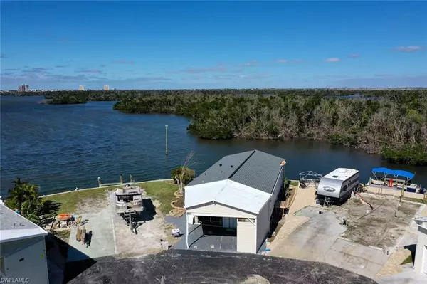 Fort Myers Beach, FL 33931,88 Blackbeard WAY