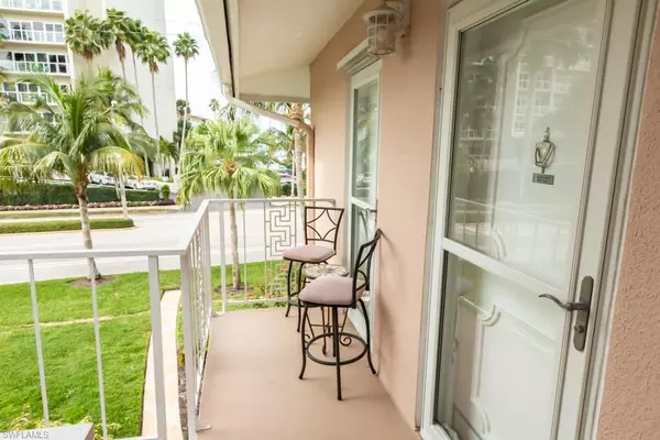 Naples, FL 34102,1910 Gulf Shore BLVD N #204