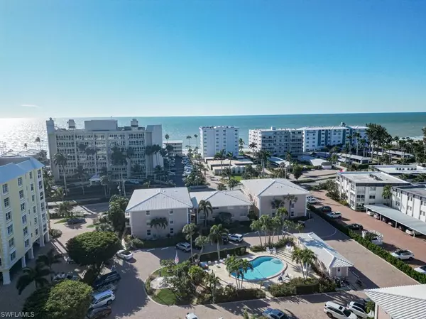 Naples, FL 34102,1910 Gulf Shore BLVD N #204