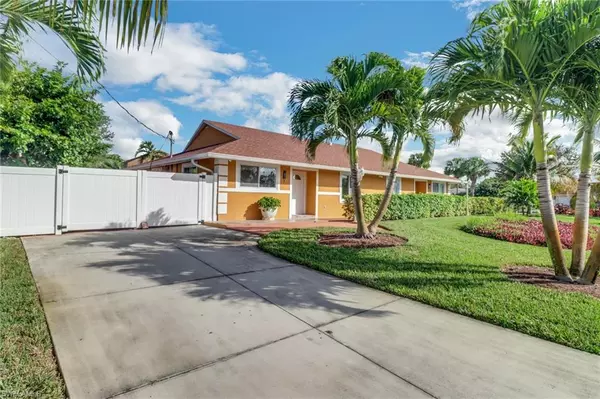 Naples, FL 34116,2243 Hunter BLVD #2