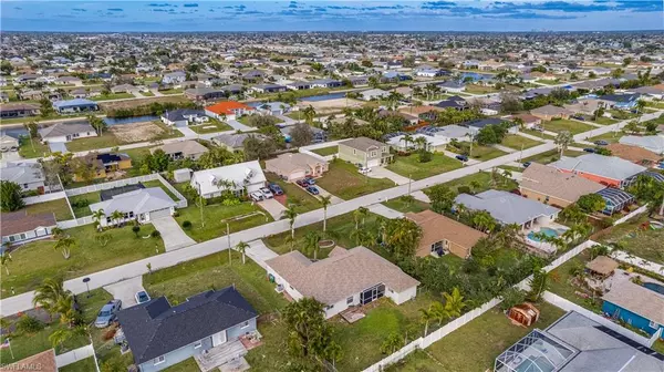 Cape Coral, FL 33914,1004 SW 37th TER