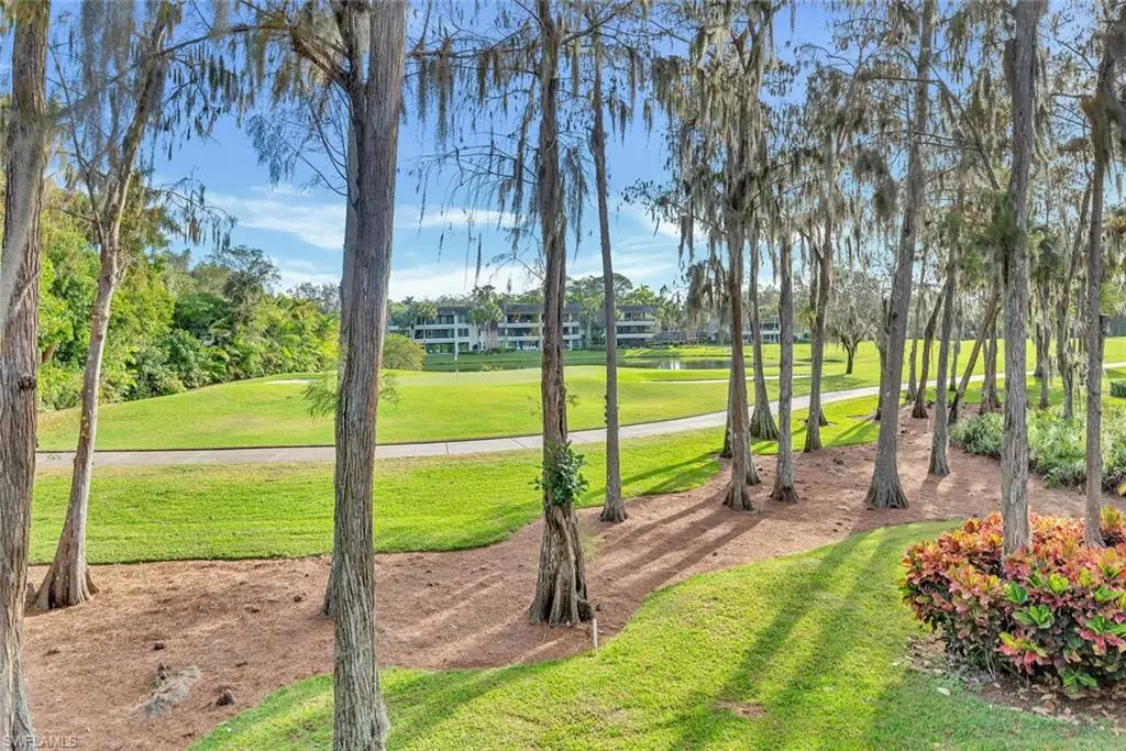 Naples, FL 34105,101 Clubhouse LN #279