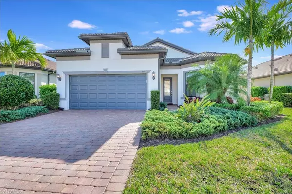 7615 Winding Cypress DR, Naples, FL 34114