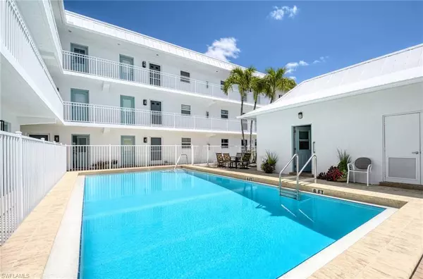 Naples, FL 34102,1021 3rd ST S #304