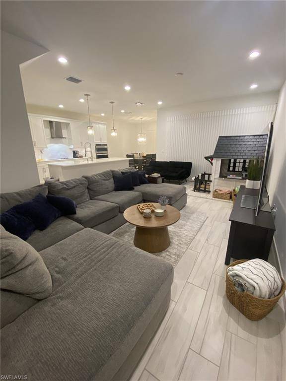 Naples, FL 34105,12997 Pembroke DR