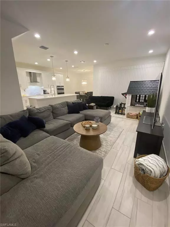 Naples, FL 34105,12997 Pembroke DR