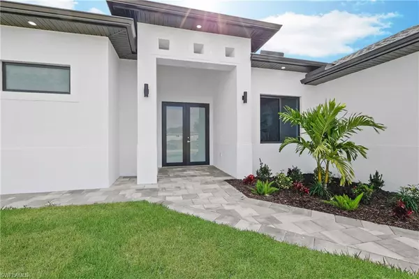 Cape Coral, FL 33909,636 NE 8th TER