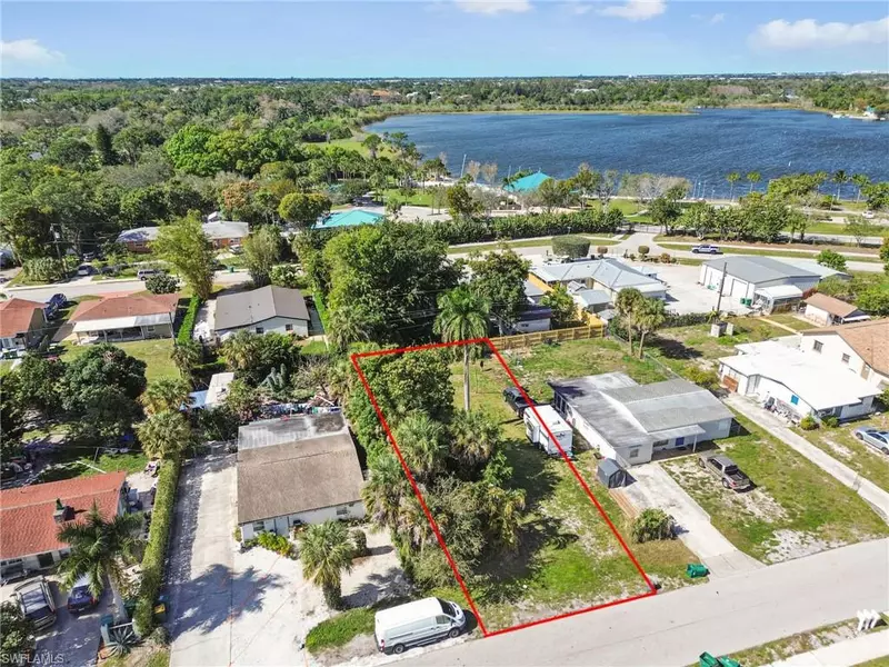 4604 Orchard LN, Naples, FL 34112