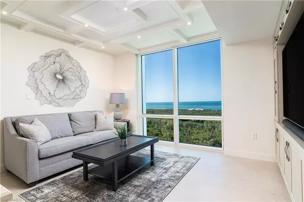 Naples, FL 34108,7515 Pelican Bay BLVD #17D