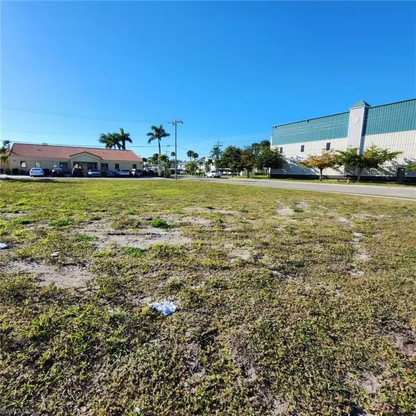 Cape Coral, FL 33904,4632 SE 15th AVE