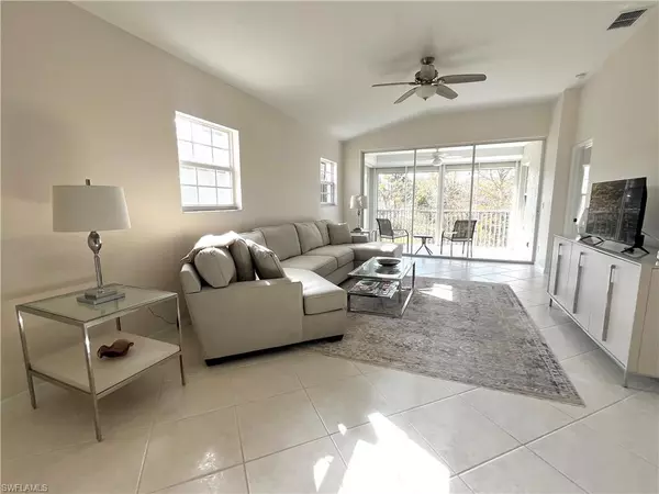 Naples, FL 34109,6927 Satinleaf RD N #201