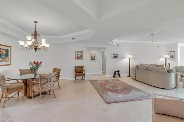 Naples, FL 34108,7117 Pelican Bay BLVD #1603