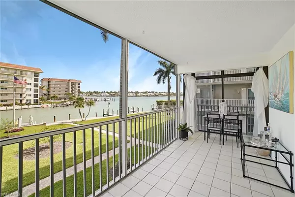 Naples, FL 34103,2880 Gulf Shore BLVD N #206