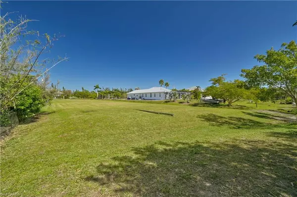 Bokeelia, FL 33922,5439 Pine Creek LN