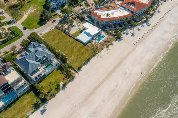 Naples, FL 34108,10047 Gulf Shore DR