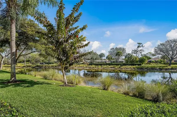 Naples, FL 34109,7126 Blue Juniper CT #101