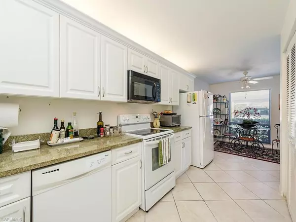 Naples, FL 34112,4560 Chantelle DR #L-106