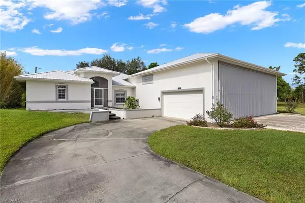 6970 Circle DR, Fort Myers, FL 33905