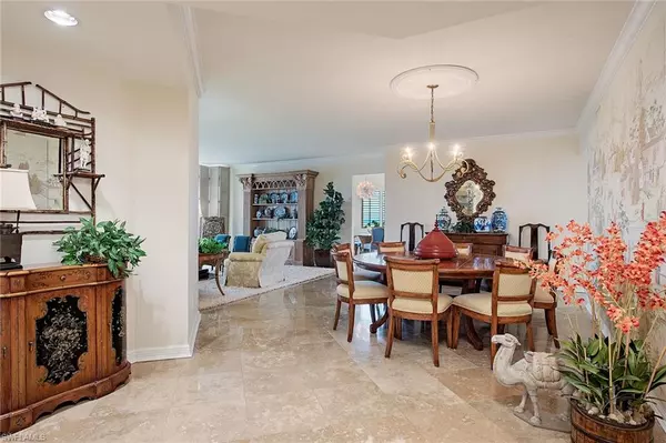 Naples, FL 34108,8960 Bay Colony DR #604