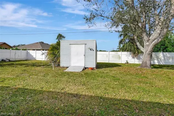 Cape Coral, FL 33904,153 SE 25th LN