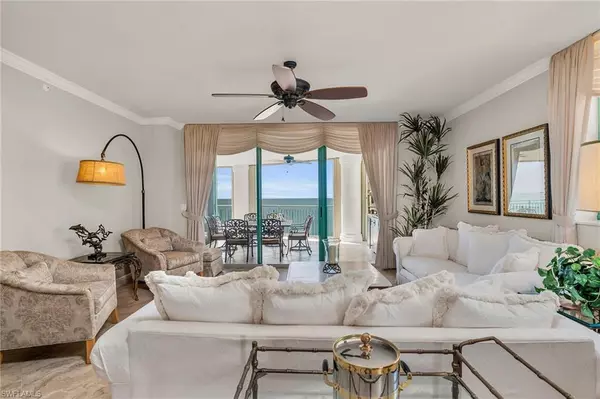 Marco Island, FL 34145,980 Cape Marco DR #908