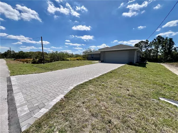 Lehigh Acres, FL 33972,407 Yolanda ST